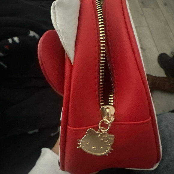 Hello Kitty Red and White Cosmetic Bag - Picture 4 of 4